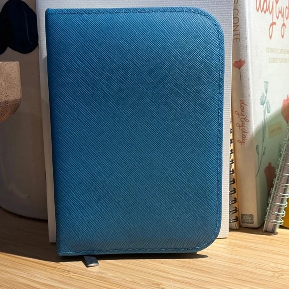 Compact Blue Sewing Kit - Picture 4 of 4